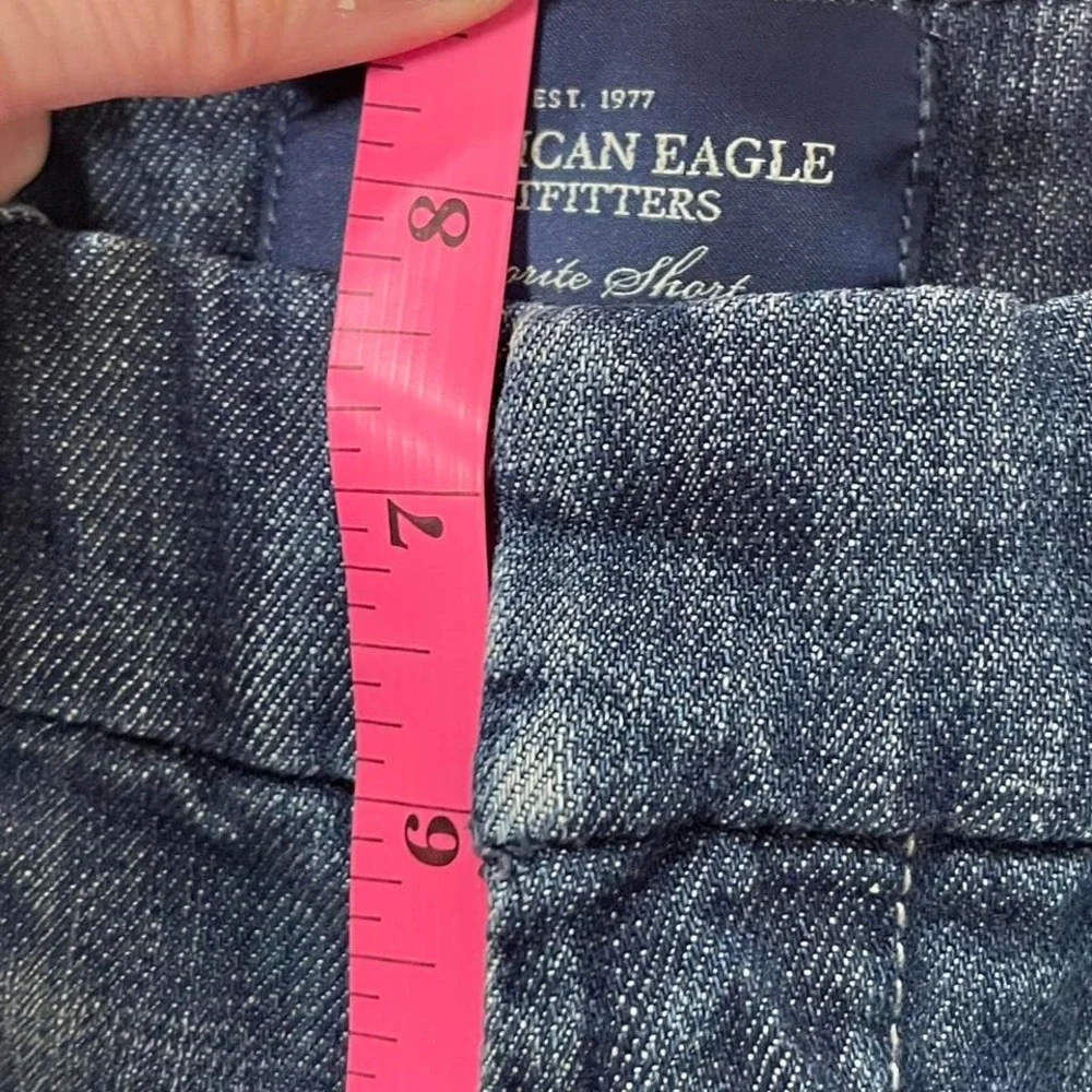 lowrise American Eagle dark wash mini shorts with cute pocket detailing - Picture 7 of 8